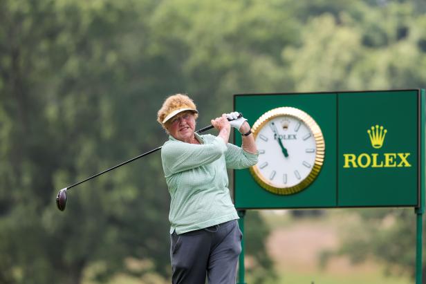 Big Mama does it again! JoAnne Carner (85) shoots her age in U.S. Senior Women’s Open, heads for a ‘cocktail’