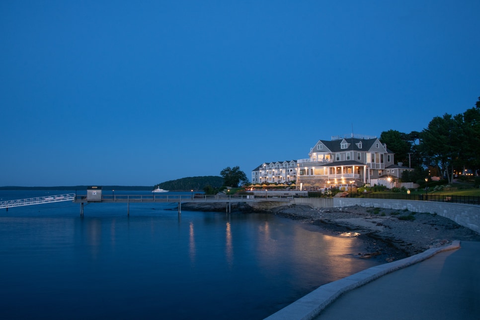 https://www.golfdigest.com/content/dam/images/golfdigest/fullset/2025/5/Bar Harbor Inn.jpg