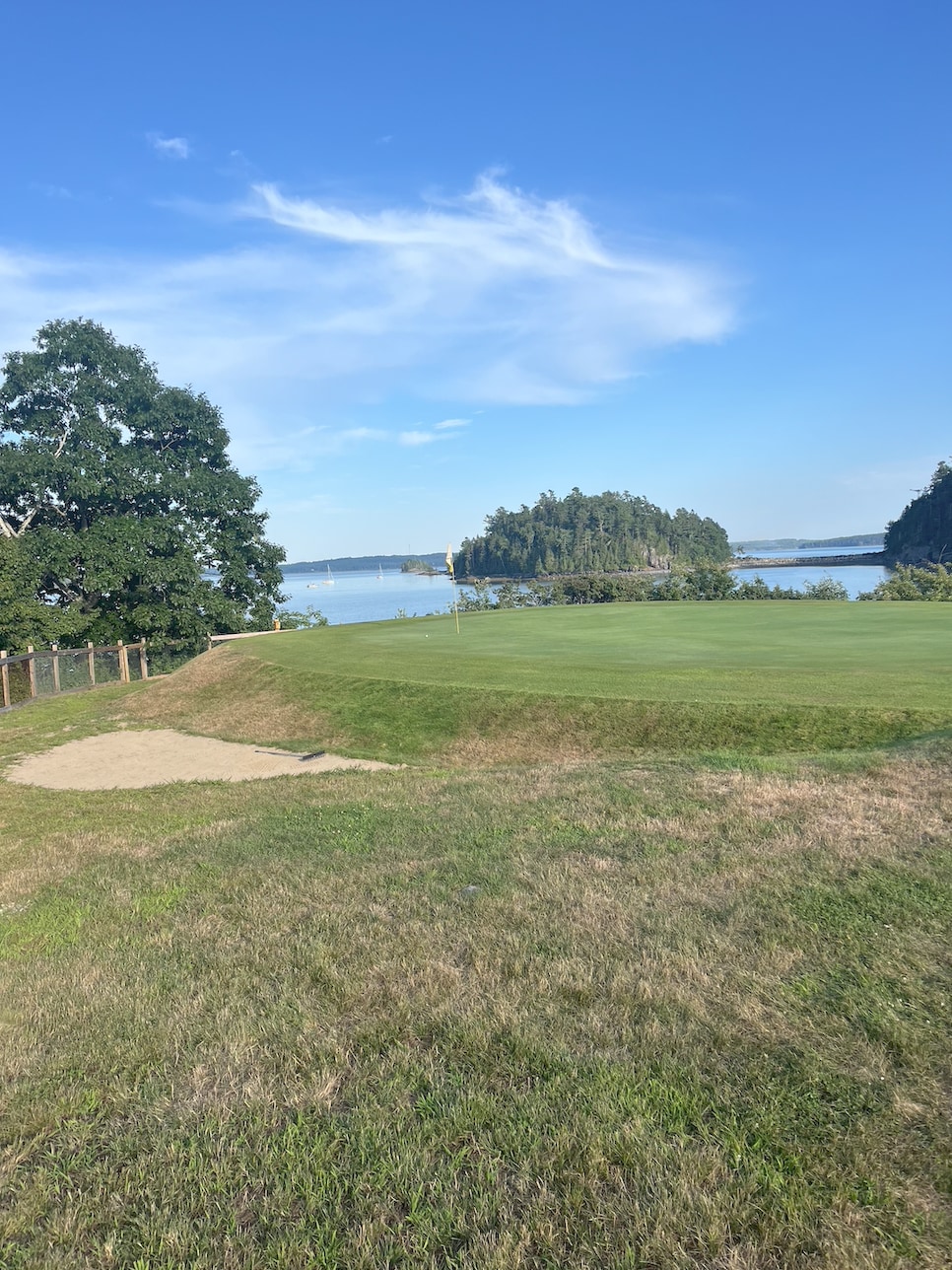 https://www.golfdigest.com/content/dam/images/golfdigest/fullset/2025/5/Blink Bonnie (PD).jpg