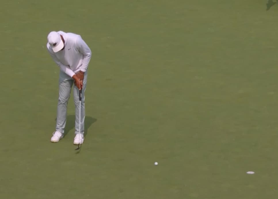 /content/dam/images/golfdigest/fullset/2025/5/finau-one-hand-putt-2025.png