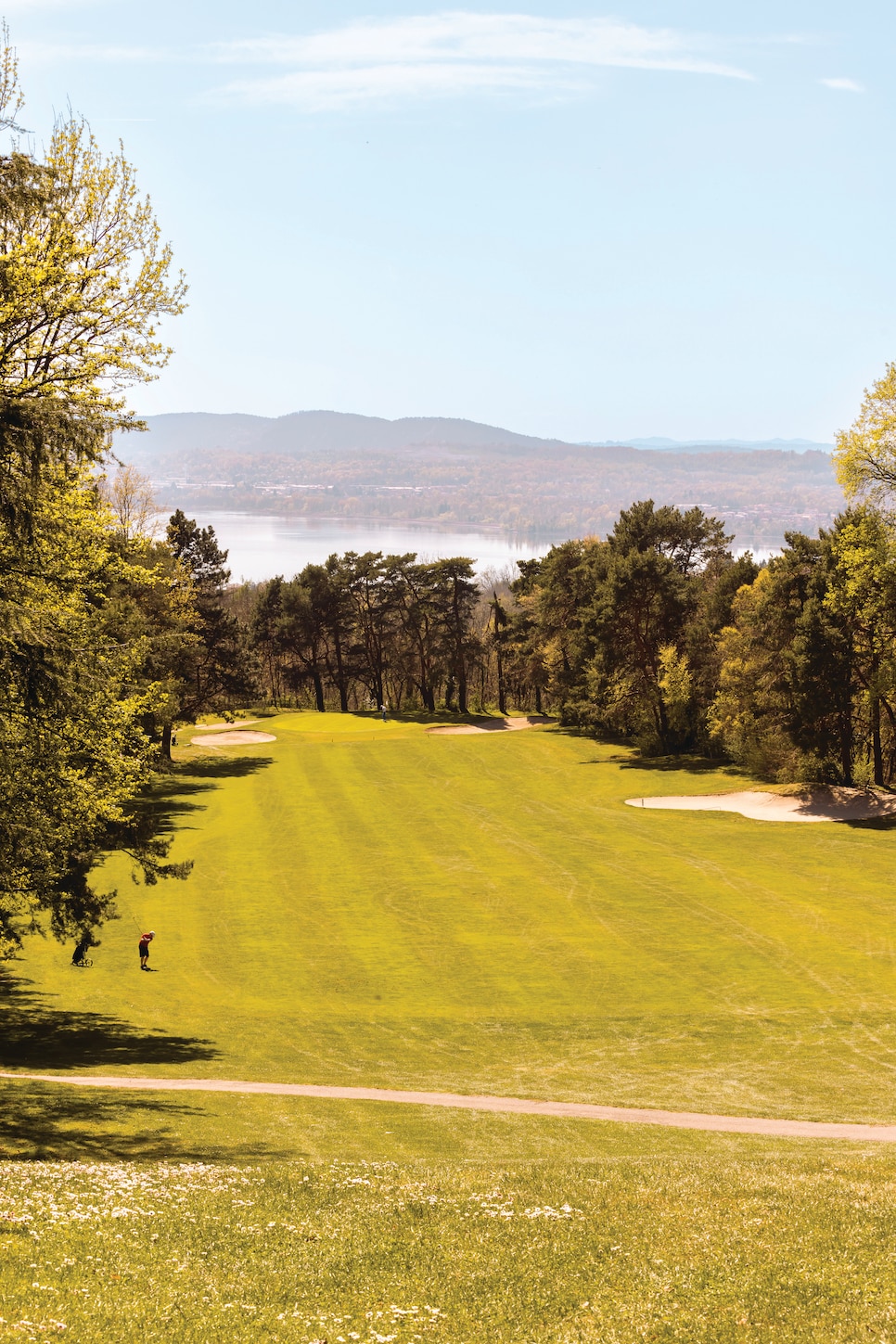 https://www.golfdigest.com/content/dam/images/golfdigest/fullset/2026/2/hole 10.jpg