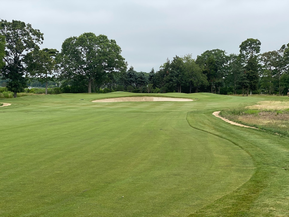 https://www.golfdigest.com/content/dam/images/golfdigest/fullset/2026/6/cow-neck-hole-3-1.jpg
