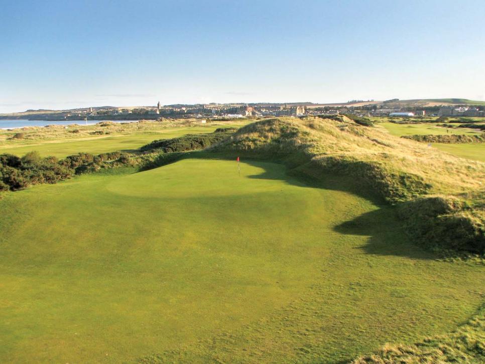 /content/dam/images/golfdigest/fullset/course-photos-for-places-to-play/10. Jubilee Course at st. andrews.jpg