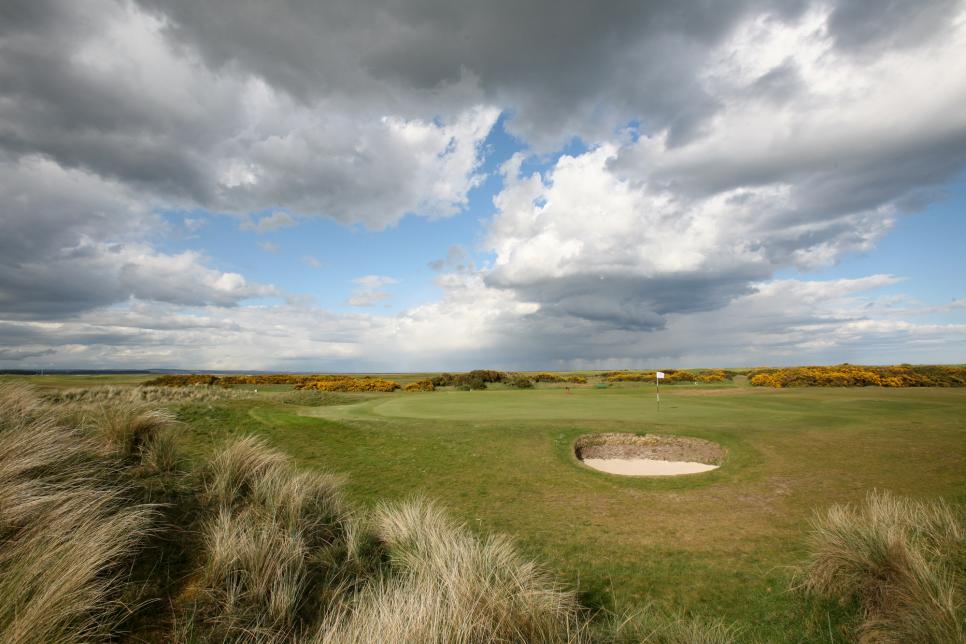 /content/dam/images/golfdigest/fullset/course-photos-for-places-to-play/11. Jubilee Course at st. andrews.jpg