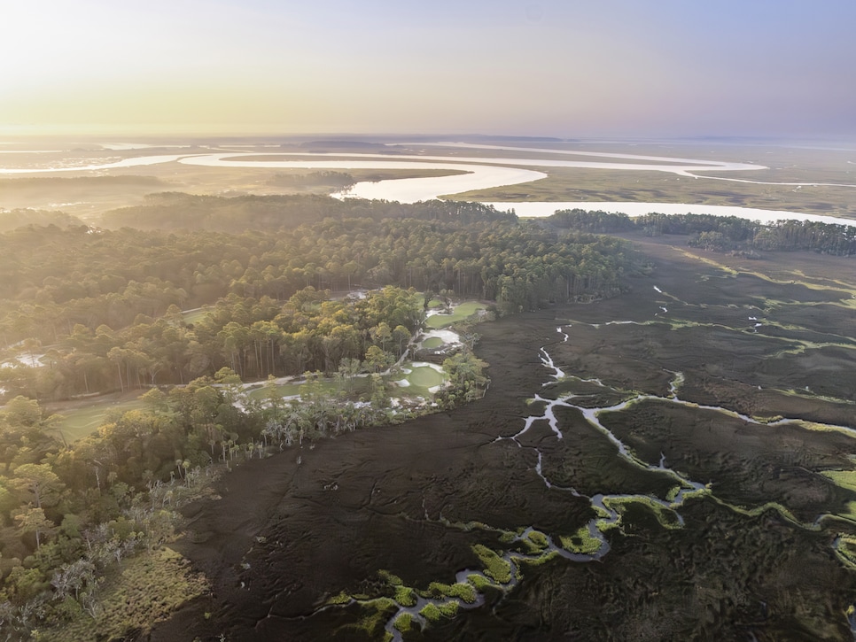 /content/dam/images/golfdigest/fullset/course-photos-for-places-to-play/1_Anson Point, Palmetto Bluff.jpg
