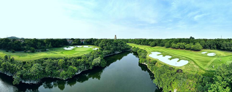 /content/dam/images/golfdigest/fullset/course-photos-for-places-to-play/2 Sheshan bird's-eye view Hole 16 17.jpg