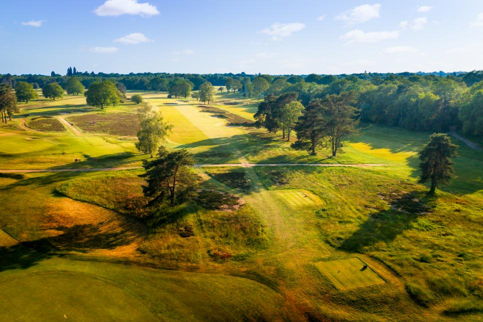 /content/dam/images/golfdigest/fullset/course-photos-for-places-to-play/2 Walton-Heath-Golf-Club- 15th Old.jpg