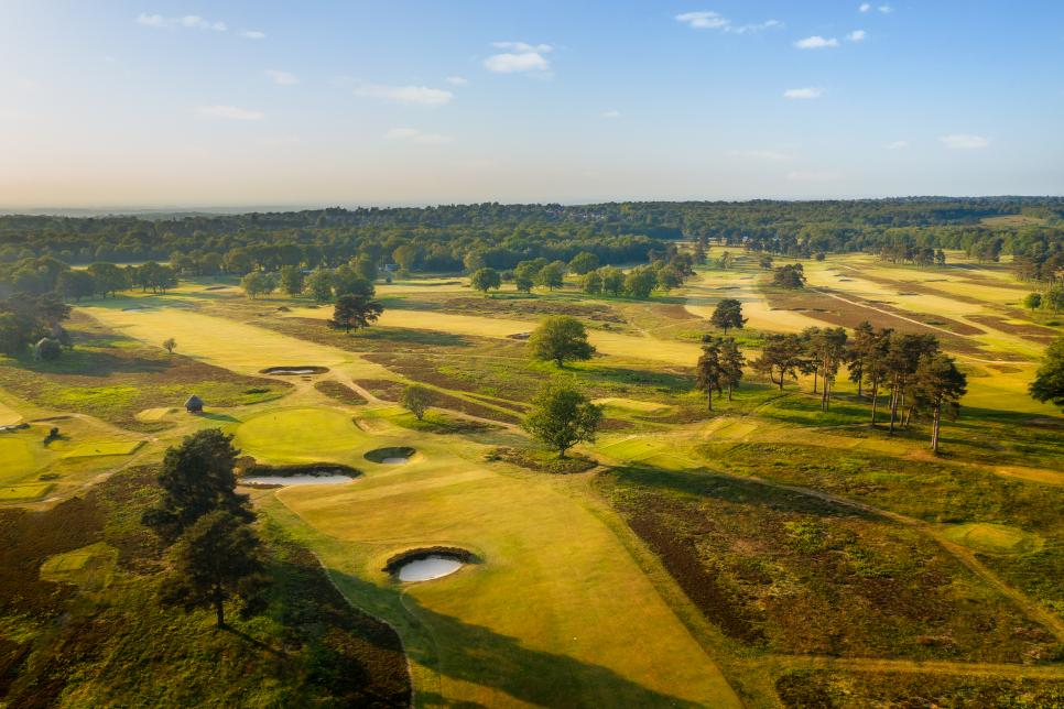 /content/dam/images/golfdigest/fullset/course-photos-for-places-to-play/2 Walton-Heath-Golf-Club-11th New  12  13 New.jpg