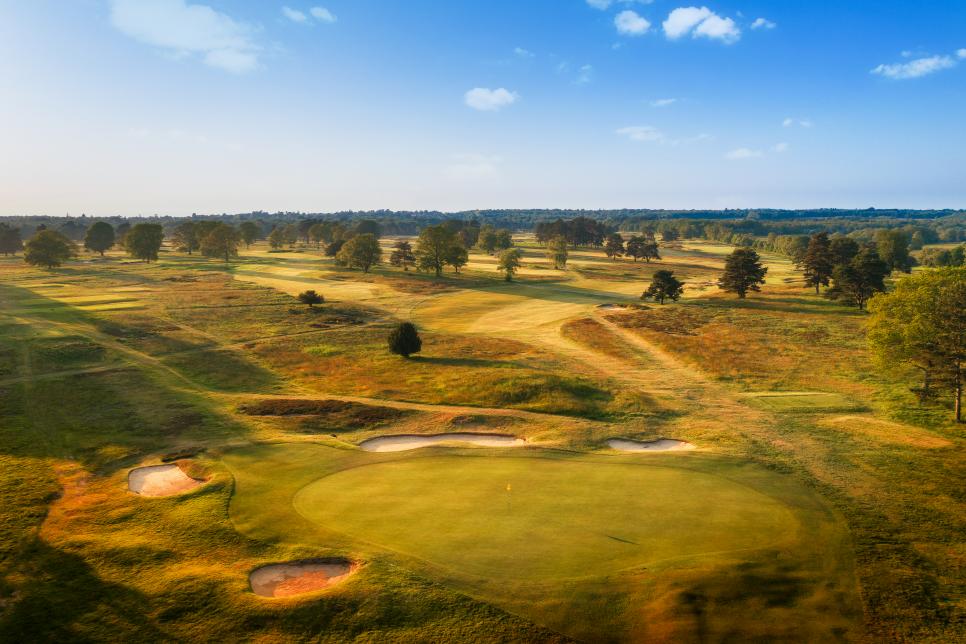 /content/dam/images/golfdigest/fullset/course-photos-for-places-to-play/6 Walton-Heath-Golf-Club-11th green Old 12th Old.jpg