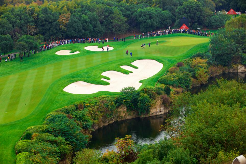 /content/dam/images/golfdigest/fullset/course-photos-for-places-to-play/8 Sheshan Hole 16 Green.jpg