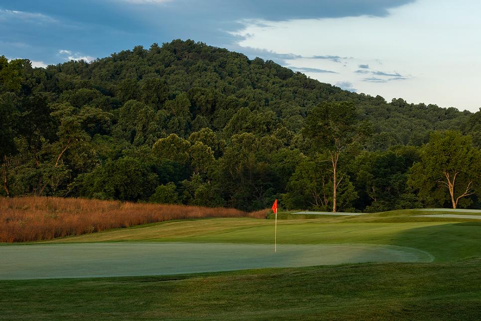 /content/dam/images/golfdigest/fullset/course-photos-for-places-to-play/Boars-Head-Resort-Birdwood-E-11422.jpg