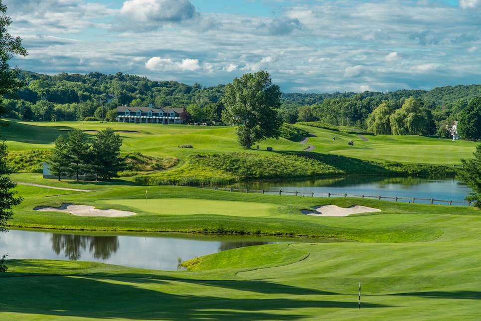 /content/dam/images/golfdigest/fullset/course-photos-for-places-to-play/CentennialGC_Lakes_8F.jpg