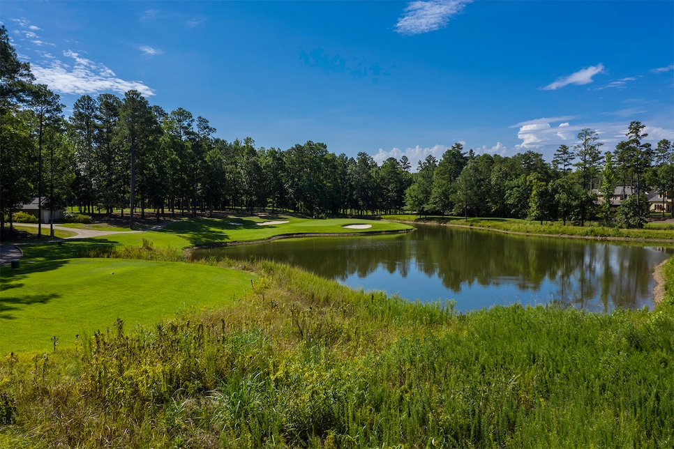 /content/dam/images/golfdigest/fullset/course-photos-for-places-to-play/Chenal-CC-Bear-Den-Hole17-Arkansas-20370.jpg