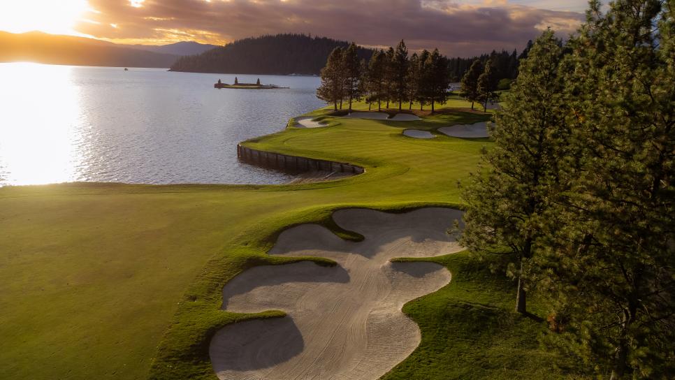 /content/dam/images/golfdigest/fullset/course-photos-for-places-to-play/Coeur-D'Alene-hole13-3113.JPG
