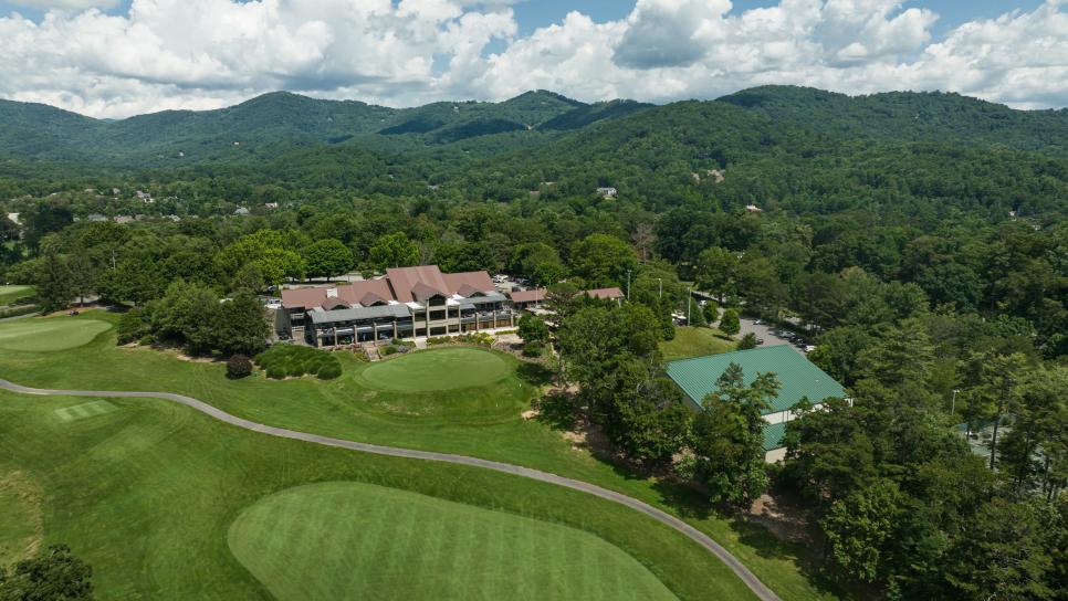 /content/dam/images/golfdigest/fullset/course-photos-for-places-to-play/Country-Club-of-Asheville-Clubhousesun-6764.jpg