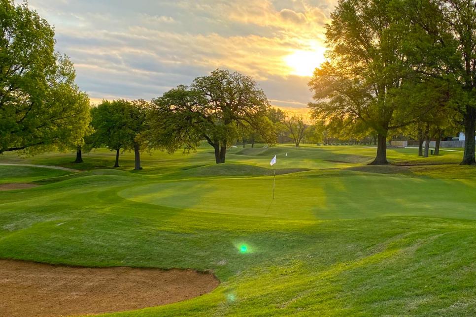/content/dam/images/golfdigest/fullset/course-photos-for-places-to-play/Dornick-Hills-sunset-Oklahoma.jpg