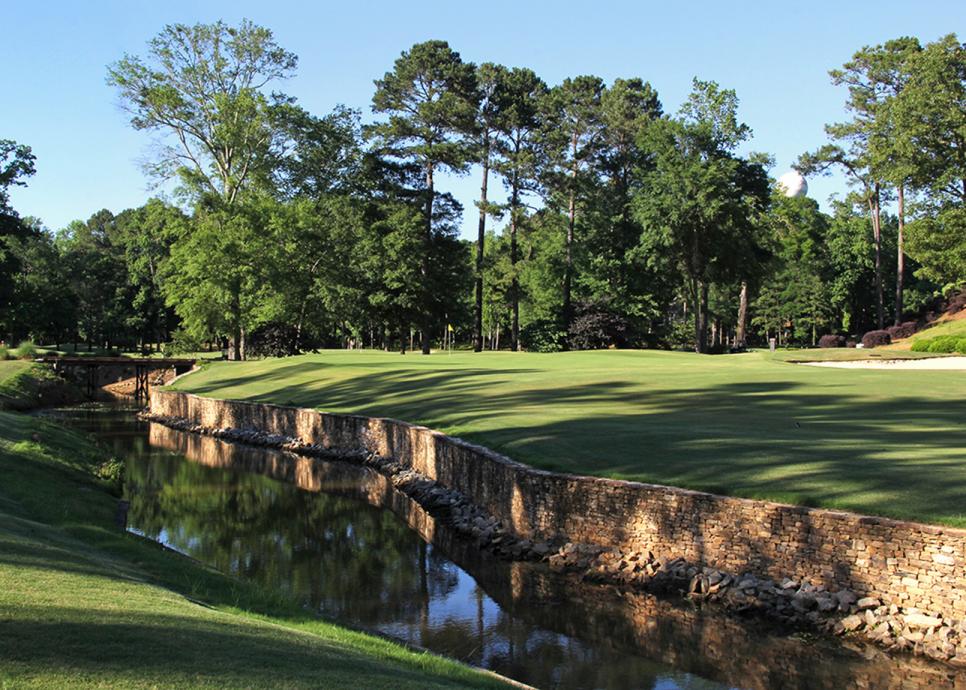 /content/dam/images/golfdigest/fullset/course-photos-for-places-to-play/Harbor-Club-Hole18-13842.jpg