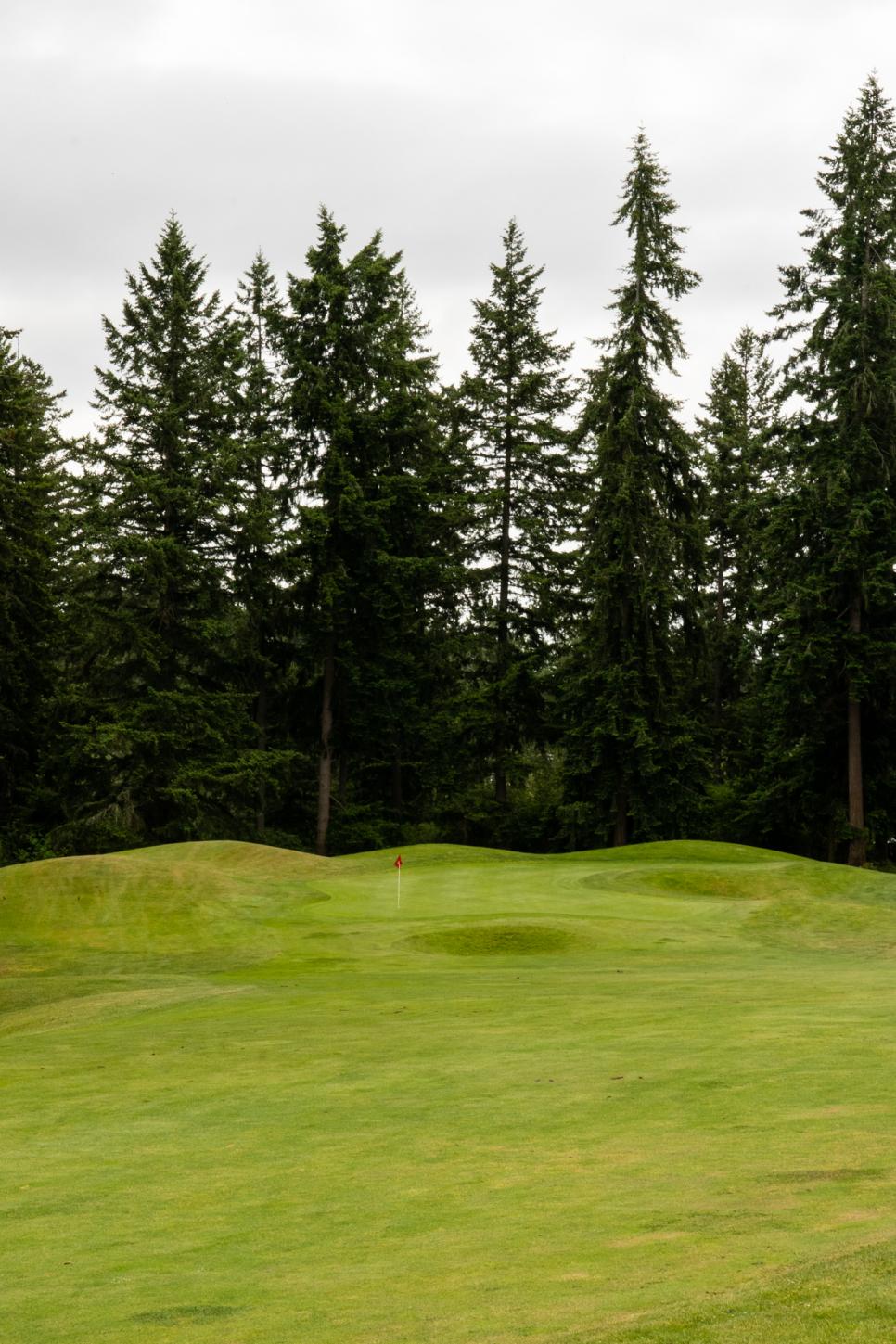 /content/dam/images/golfdigest/fullset/course-photos-for-places-to-play/Hawks_Prairie_Woodland_23104.jpg