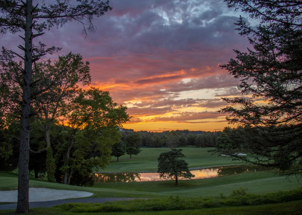 /content/dam/images/golfdigest/fullset/course-photos-for-places-to-play/Hershey_Country_Club_Sunset_21462.jpg