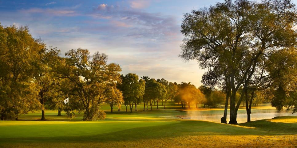 /content/dam/images/golfdigest/fullset/course-photos-for-places-to-play/Hillwood-CC-Hole11-Tennessee-10547.jpg