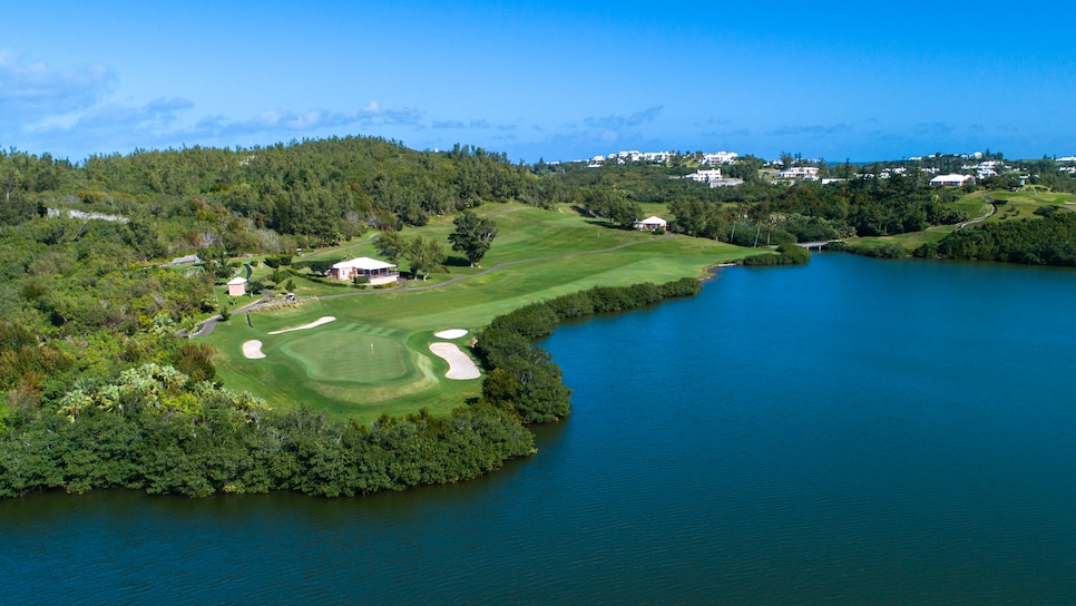 https://www.golfdigest.com/content/dam/images/golfdigest/fullset/course-photos-for-places-to-play/Hole 5 Cape - Mid Ocean Club, Bermuda_Image 3.jpg
