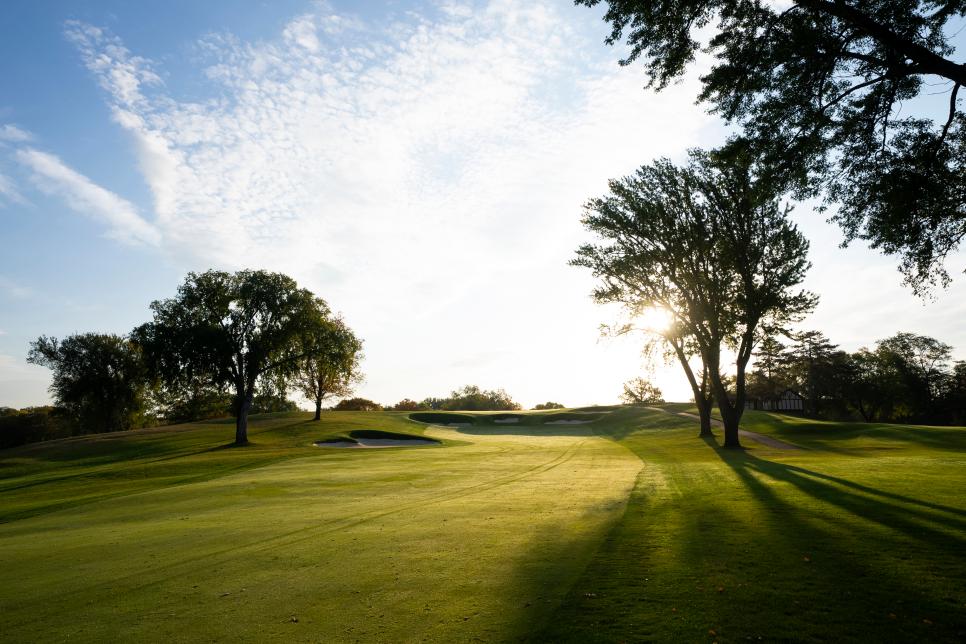 /content/dam/images/golfdigest/fullset/course-photos-for-places-to-play/Interlachen-Country-Club-Fairway12-6025.jpg
