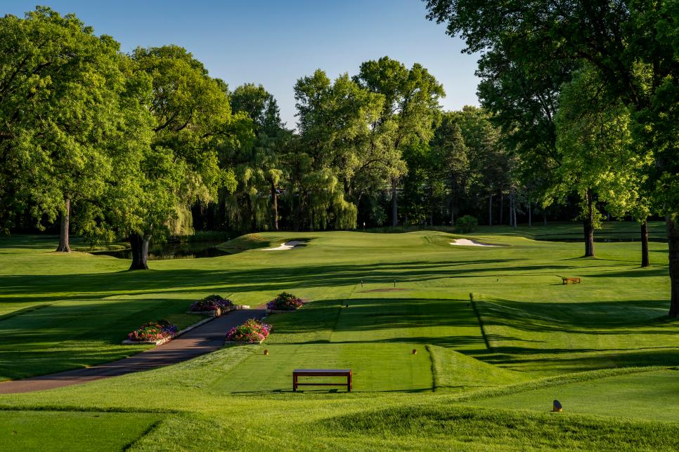 /content/dam/images/golfdigest/fullset/course-photos-for-places-to-play/Interlachen-Country-Club-Hole3-6025.jpg