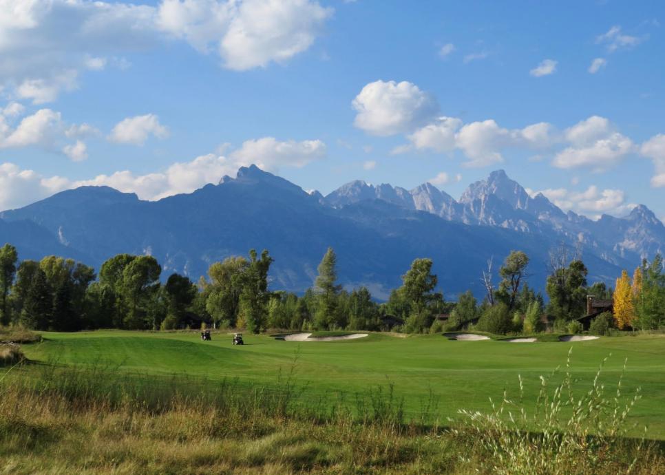 /content/dam/images/golfdigest/fullset/course-photos-for-places-to-play/Jackson-Hole-GC-Hole1-Wyoming-12417.jpg