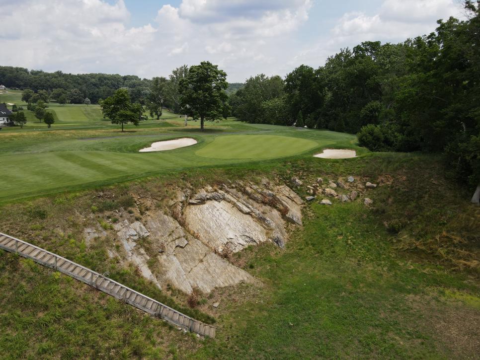 /content/dam/images/golfdigest/fullset/course-photos-for-places-to-play/Manufacturers-Hole16-Pennsylvania-9766.JPG
