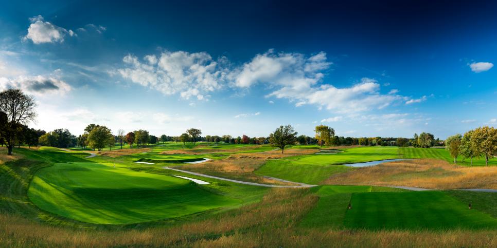 /content/dam/images/golfdigest/fullset/course-photos-for-places-to-play/Meadowbrook-country-club-second-green-Michigan-5590.jpg