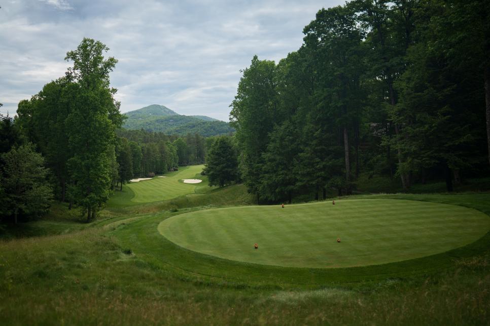 /content/dam/images/golfdigest/fullset/course-photos-for-places-to-play/Mountaintop-Golf-Teebox-24201.jpg
