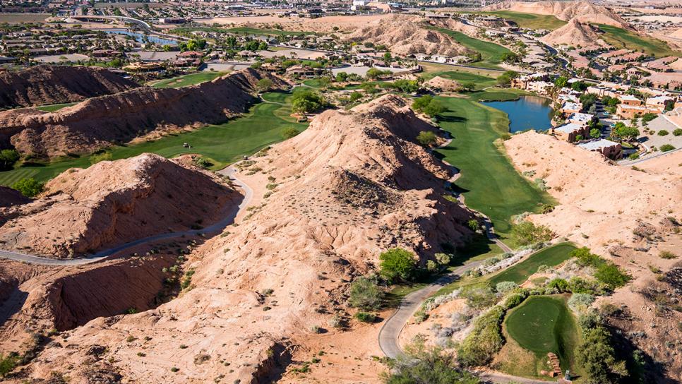 /content/dam/images/golfdigest/fullset/course-photos-for-places-to-play/Oasis Golf Club Palmer hole 3.jpg