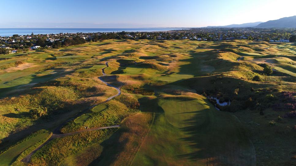 /content/dam/images/golfdigest/fullset/course-photos-for-places-to-play/Paraparaumu_01AerialLowWide_4127.jpg