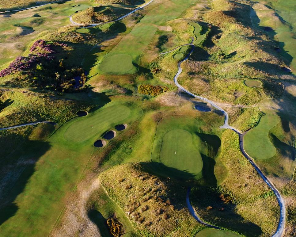 /content/dam/images/golfdigest/fullset/course-photos-for-places-to-play/Paraparaumu_04Aerial01Square_4186.jpg