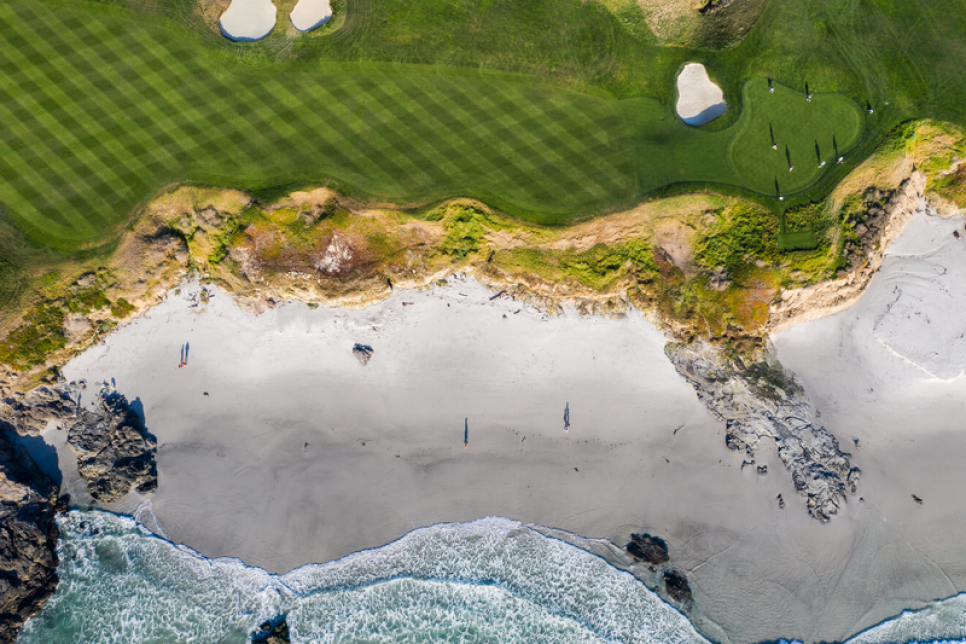 /content/dam/images/golfdigest/fullset/course-photos-for-places-to-play/Pebble-Beach-Golf-Links-TaylorMade-20978.png