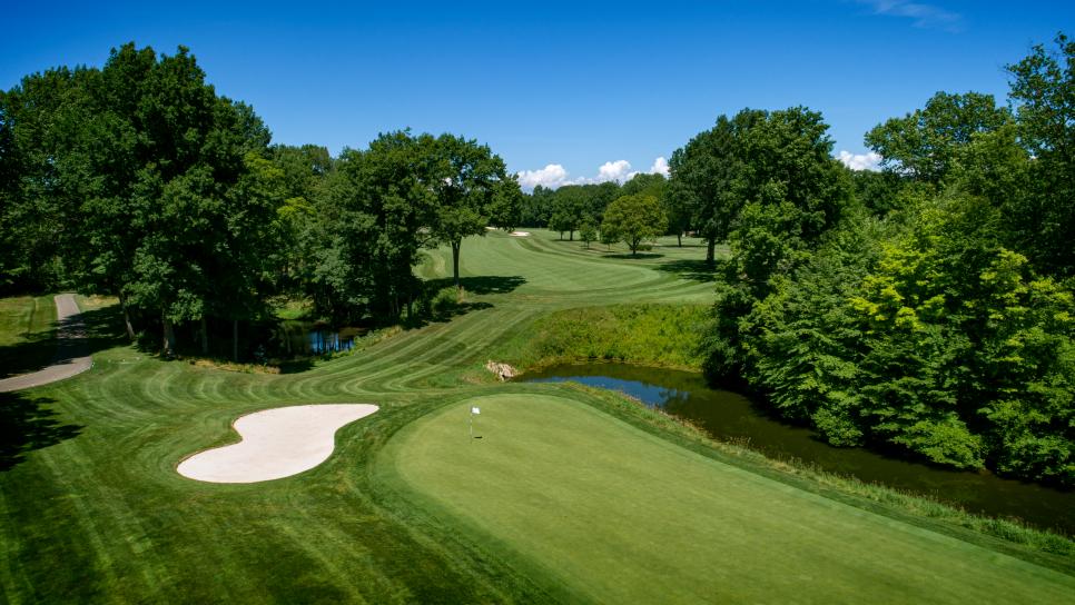 /content/dam/images/golfdigest/fullset/course-photos-for-places-to-play/Point-O'Woods-Michigan-5685.jpg