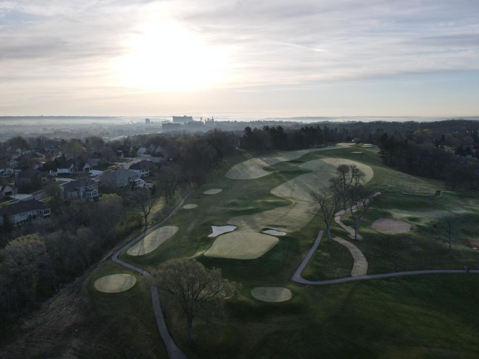 /content/dam/images/golfdigest/fullset/course-photos-for-places-to-play/Rochester-Golf-Country-Club-drone-Minnesota-6158.jpg