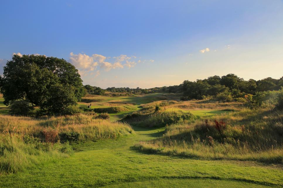 /content/dam/images/golfdigest/fullset/course-photos-for-places-to-play/Royal-Hague_05Tee_0787.jpg