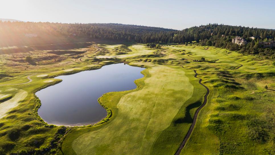 /content/dam/images/golfdigest/fullset/course-photos-for-places-to-play/Running-Y-Resort-10Aerial-17885.jpg
