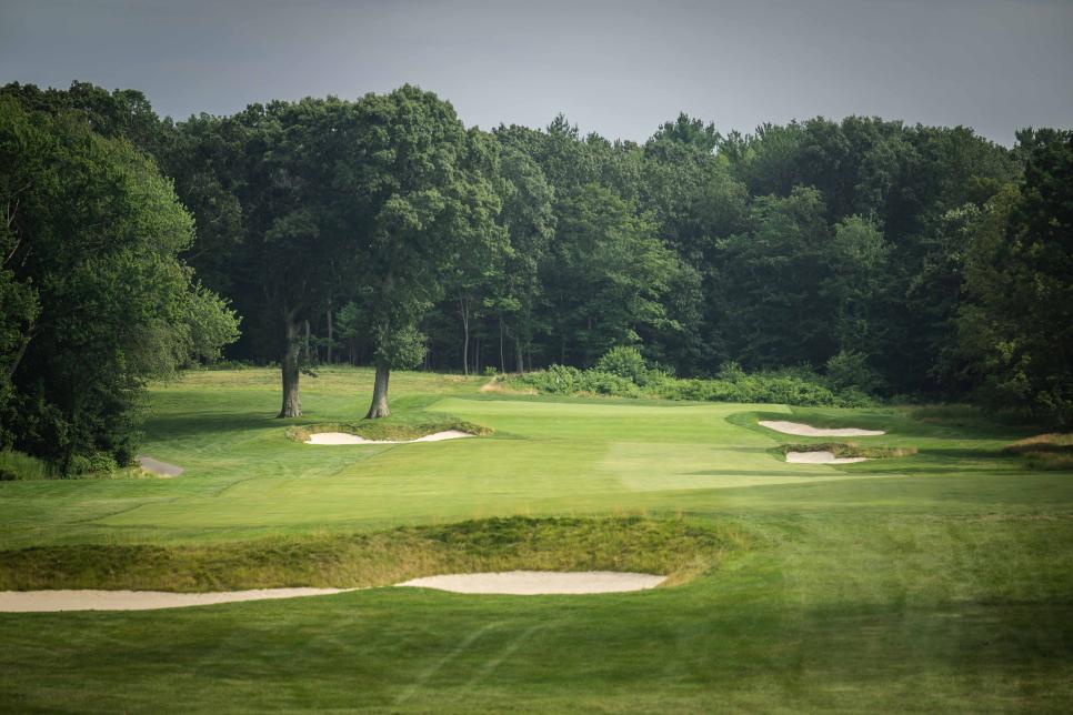 /content/dam/images/golfdigest/fullset/course-photos-for-places-to-play/SalemCC-9-hole16-4851.jpg