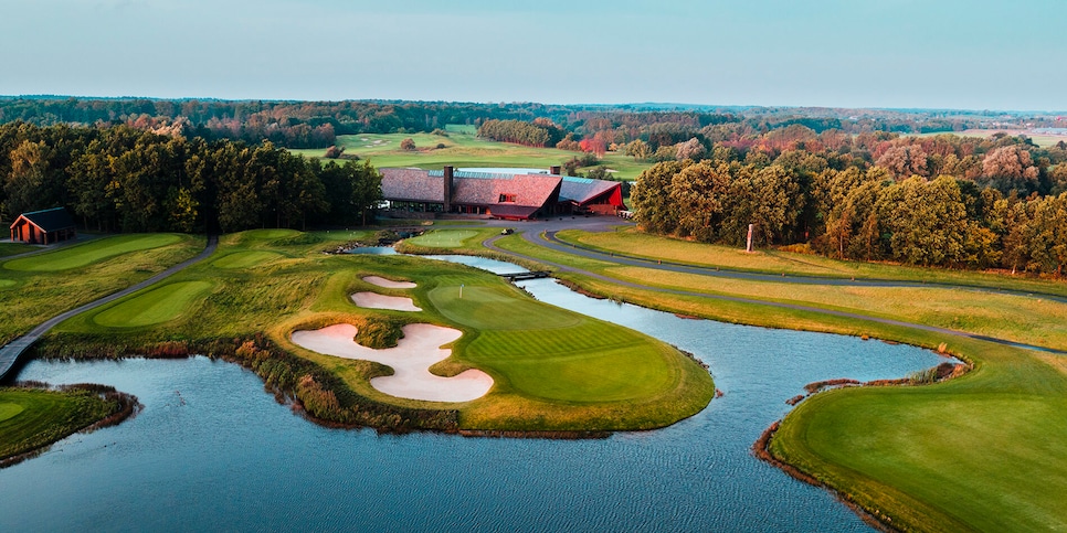 /content/dam/images/golfdigest/fullset/course-photos-for-places-to-play/Scandinavian-New-Course-18-Denmark.jpg