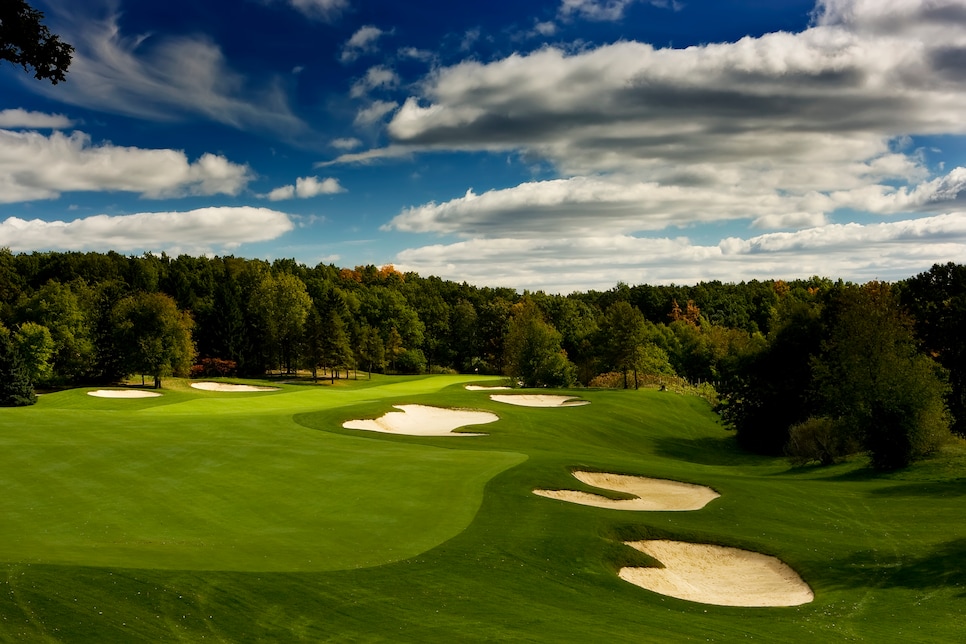 shepherds-hollow-golf-club-third-nine-first-hole-23701