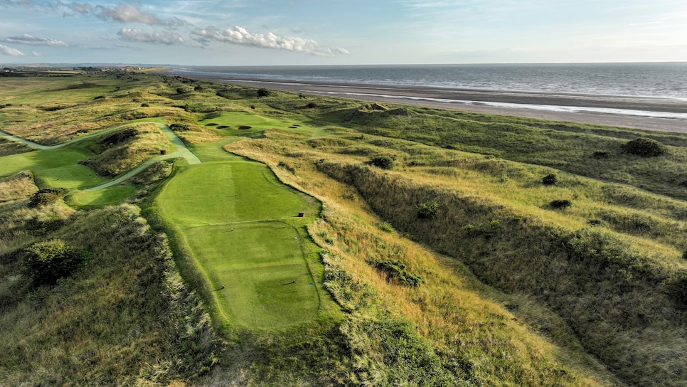 /content/dam/images/golfdigest/fullset/course-photos-for-places-to-play/SillothSolway_09AerialTeeWide_0078.jpg