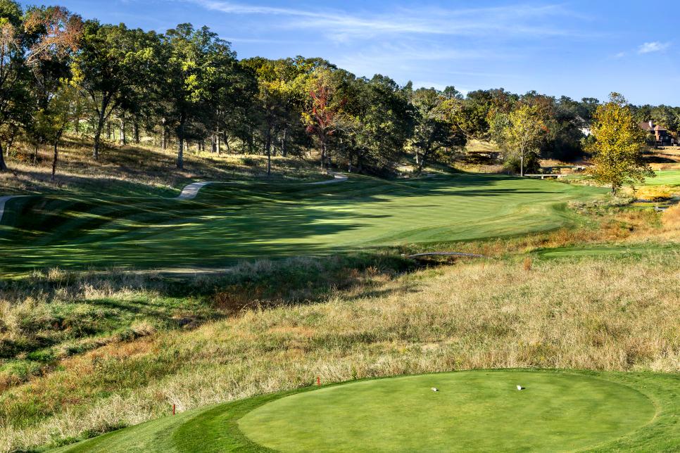 /content/dam/images/golfdigest/fullset/course-photos-for-places-to-play/Spirit-hollow-Hole18-Iowa-20124.jpg