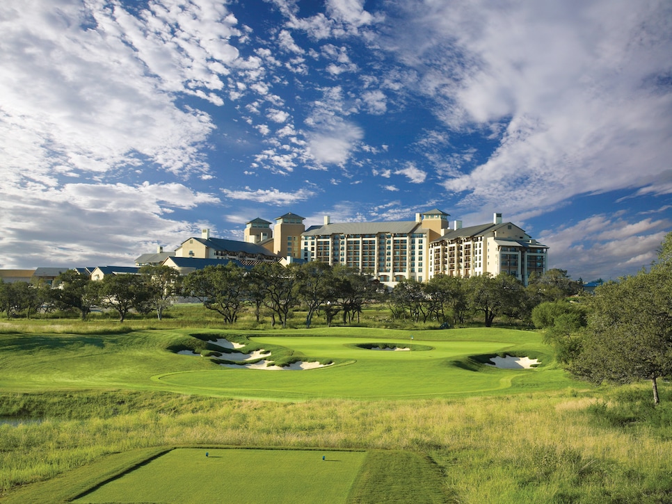 https://www.golfdigest.com/content/dam/images/golfdigest/fullset/course-photos-for-places-to-play/TPC San Antonio Oaks 16.jpg