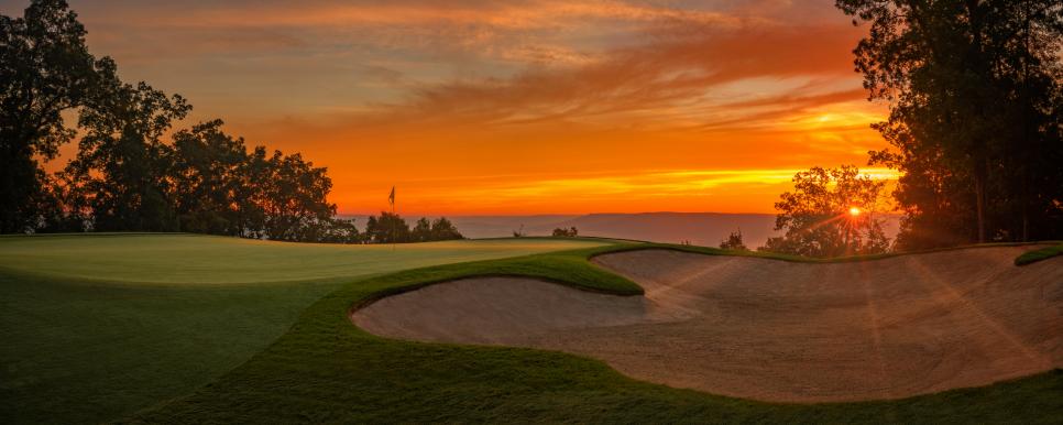 /content/dam/images/golfdigest/fullset/course-photos-for-places-to-play/The-Ledges-Sunrise-19052.jpg