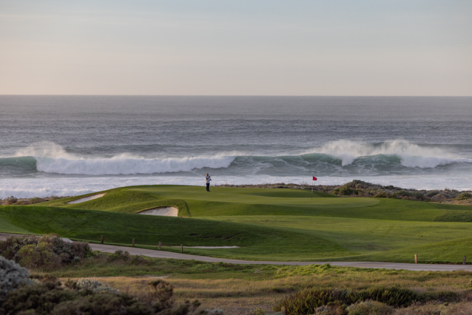 /content/dam/images/golfdigest/fullset/course-photos-for-places-to-play/The-Links-at-Spanish-Bay-Pebble-Beach-Waves-12494.png