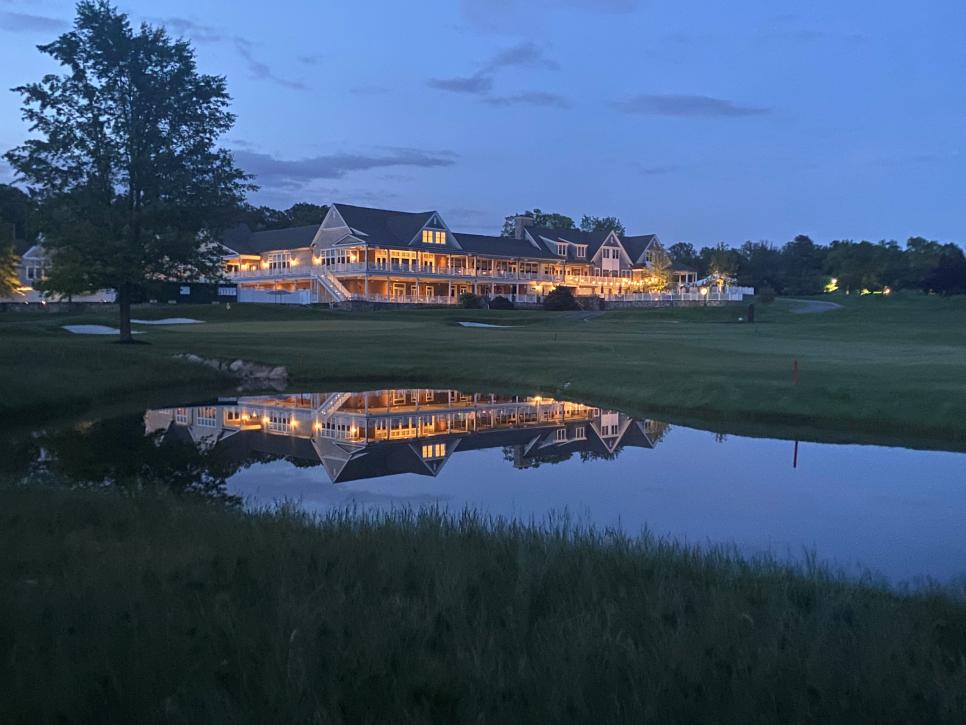 /content/dam/images/golfdigest/fullset/course-photos-for-places-to-play/The-Merit-Club-clubhouse-Illinois-13419.jpg