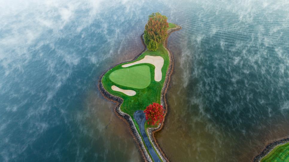 /content/dam/images/golfdigest/fullset/course-photos-for-places-to-play/The-Waters-Edge-Country-Club-Waterhole-12618.jpg