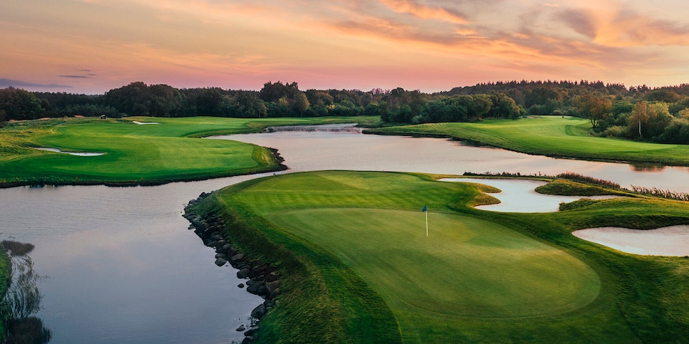 /content/dam/images/golfdigest/fullset/course-photos-for-places-to-play/The_Scandinavian-New-Course-18-Denmark.jpg